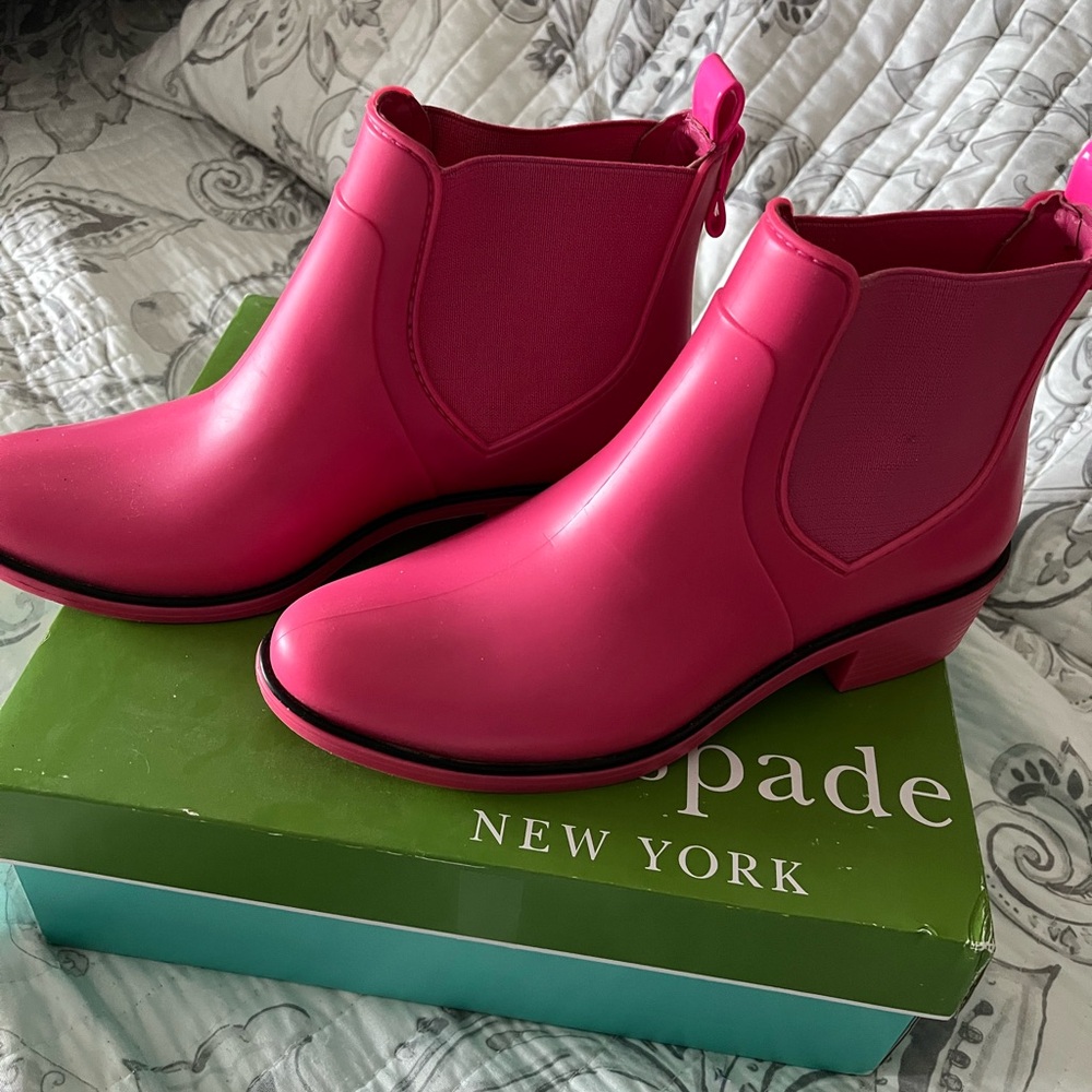 Kate Spade rain rubber boots size 7 pink - winter, wellingtons - comes in box